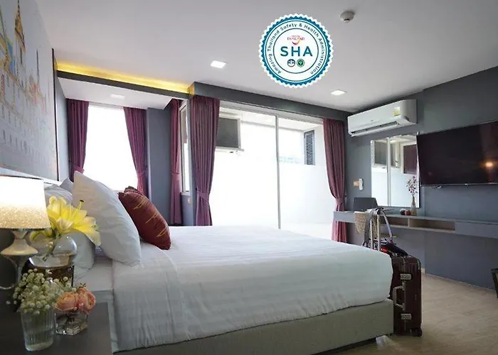 Hotel The Qube Fifty 3*