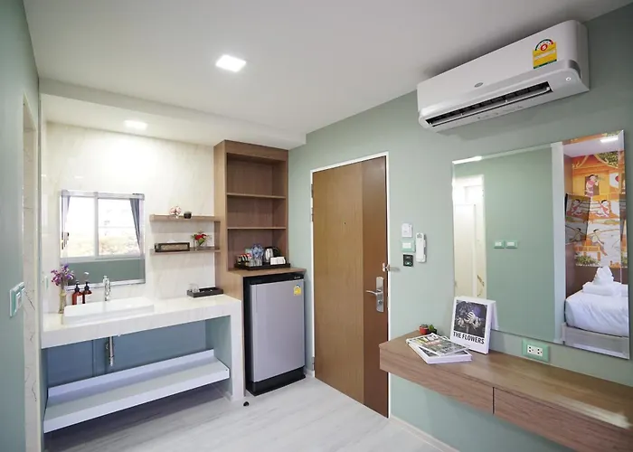 Hotel The Qube Fifty 3*